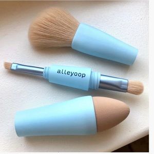 Alleyoop Multitasking 4 in 1 Makeup Brush BNIB
